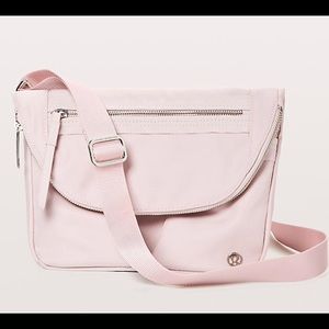 Lululemon festival bag